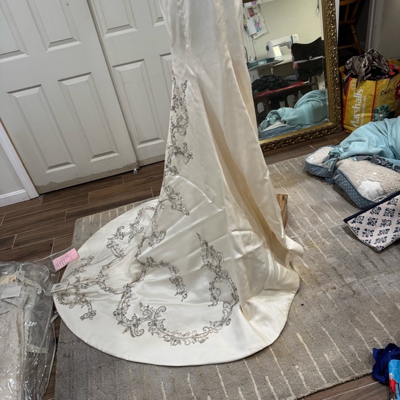 Strapless 100% Silk, Beaded Wedding Dress - Picture 4 of 7
